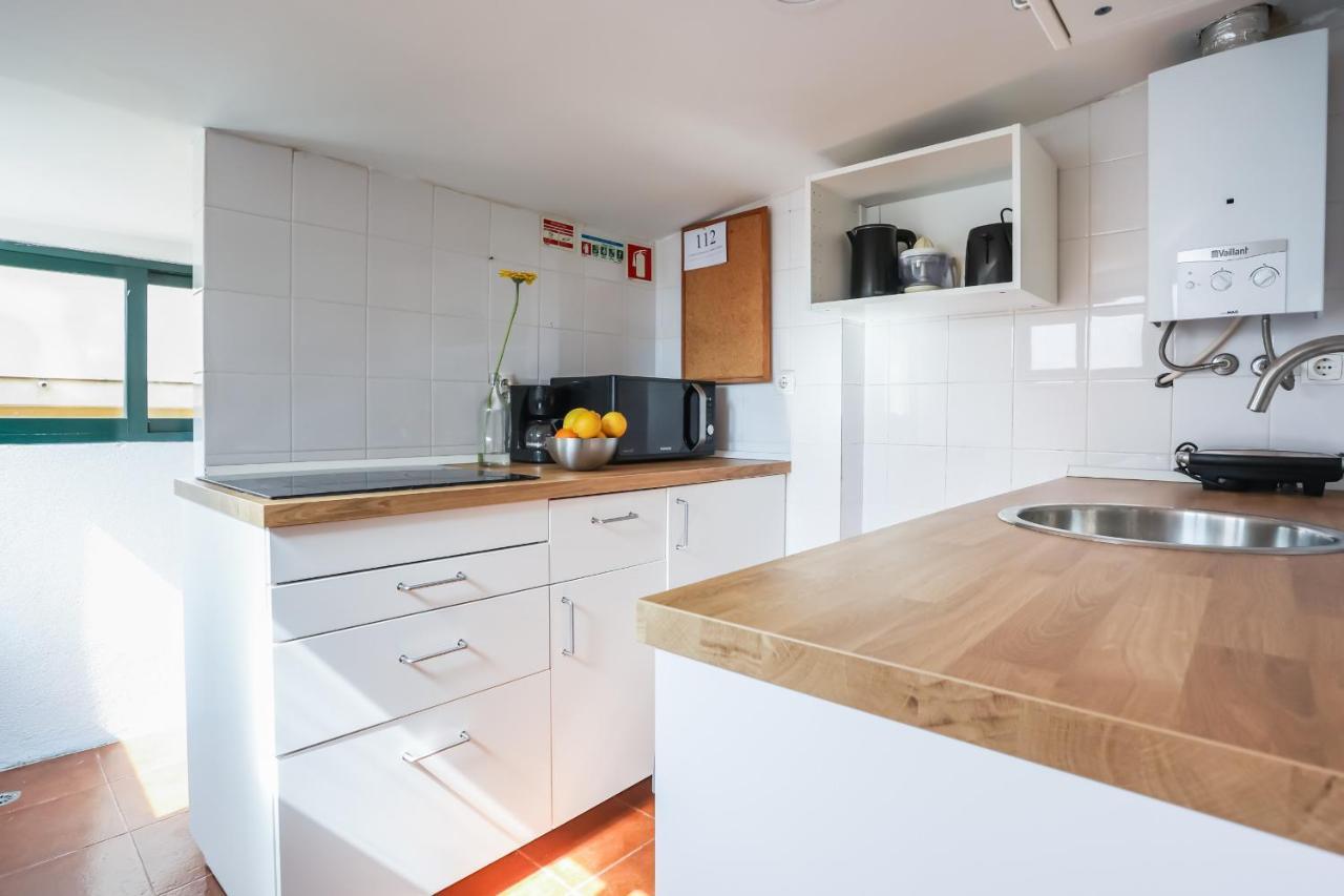 Cozy 3 Bedroom Apt In Lively Bairro Alto Lisboa Exteriör bild